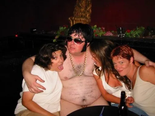 ladies_love_elvis-512x384